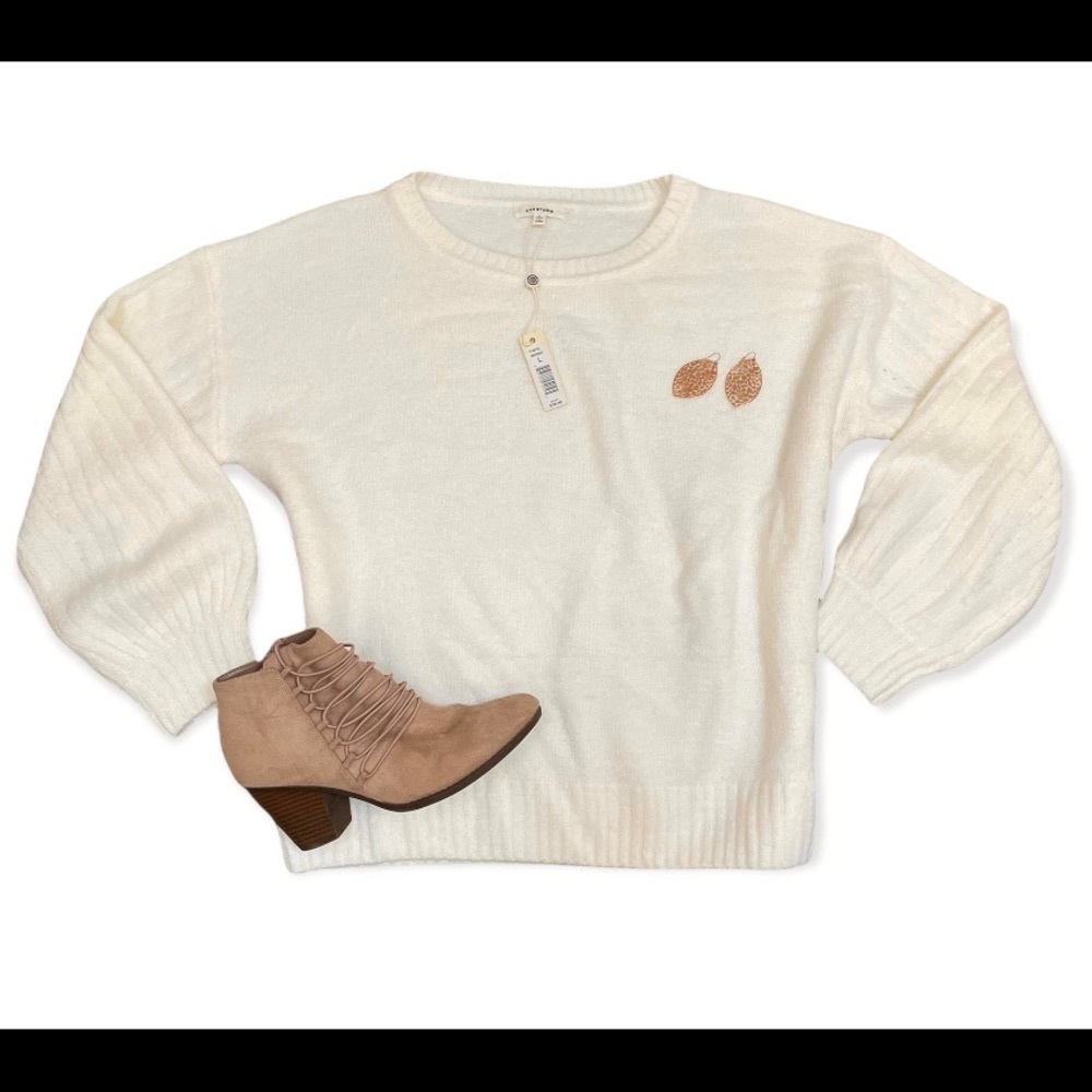 Max Studio NWT balloon sleeve winter white sweater- Size L